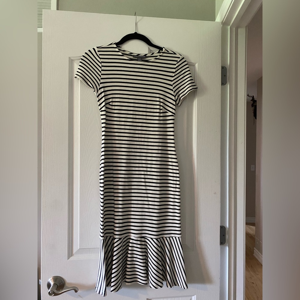 A Pea in the Pod Maternity Dress (S)
